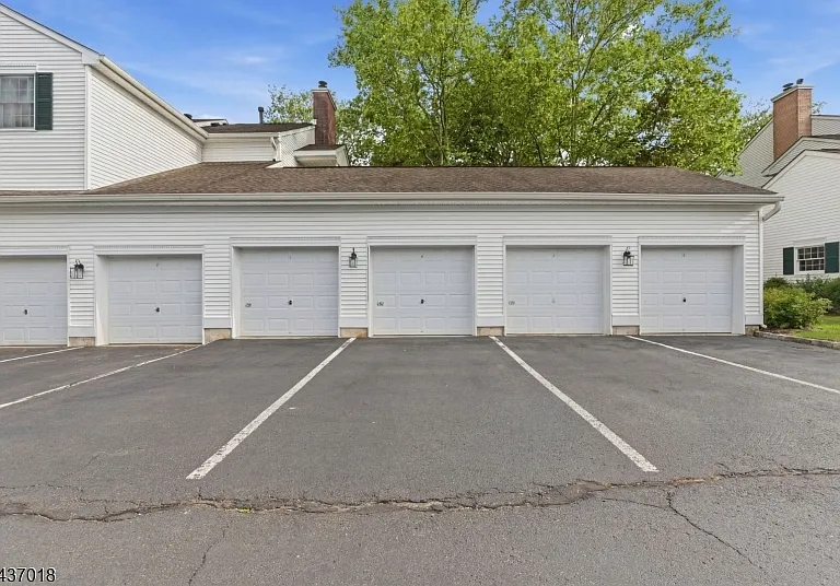 130 Smithfield Ct — Photo 22