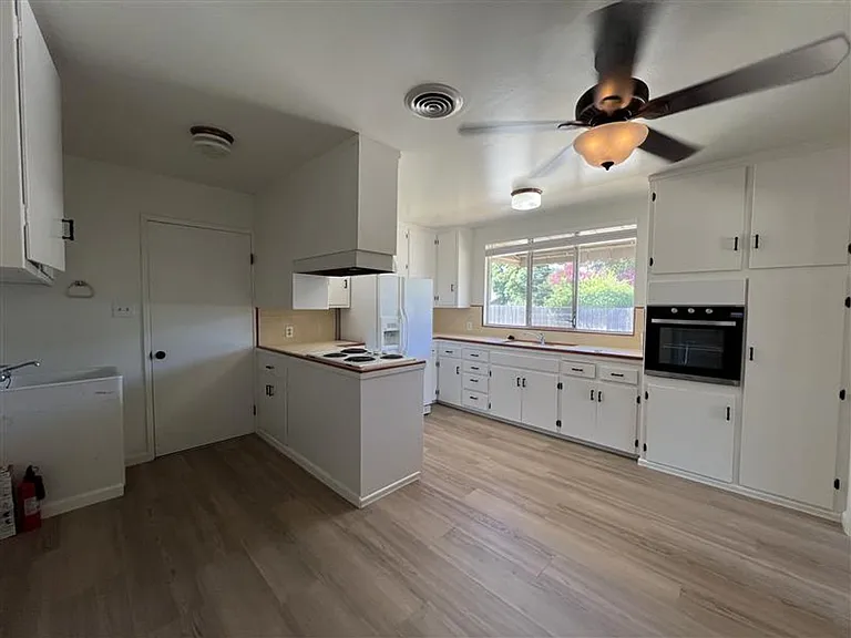 715 Natoma St — Photo 4