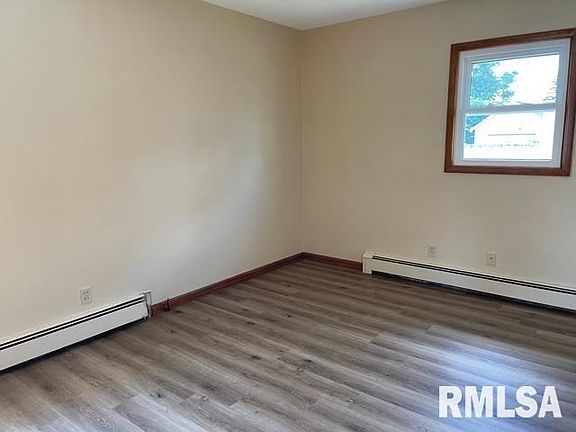5th image of 123-125 S Russell Ave