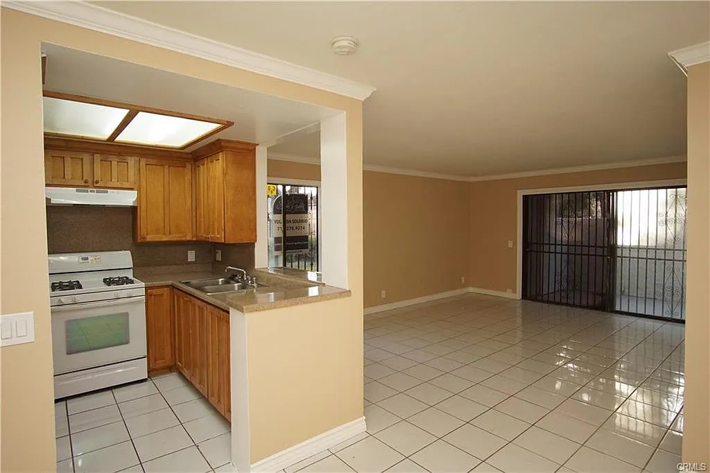 2 bed, 925 sqft, $2,595 — Photo 3