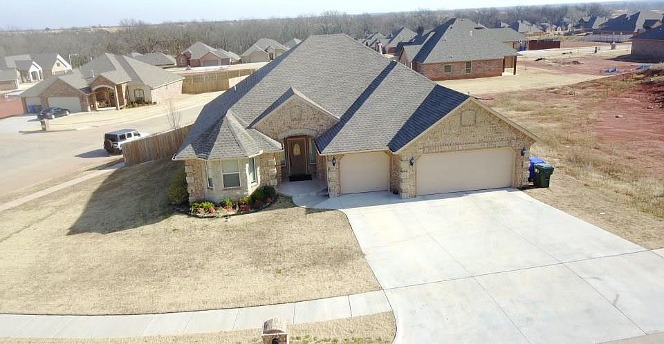 1st image of 2103 Oakville Pl