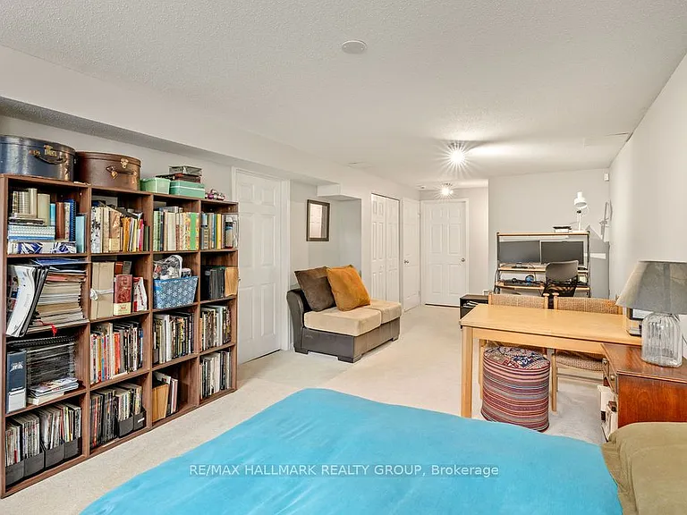 113 Carwood Cir — Photo 32