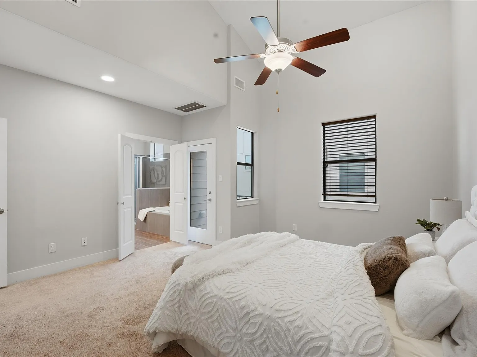 4 bed, 3.5 bath, 2789 sqft, $3,399 — Photo 3