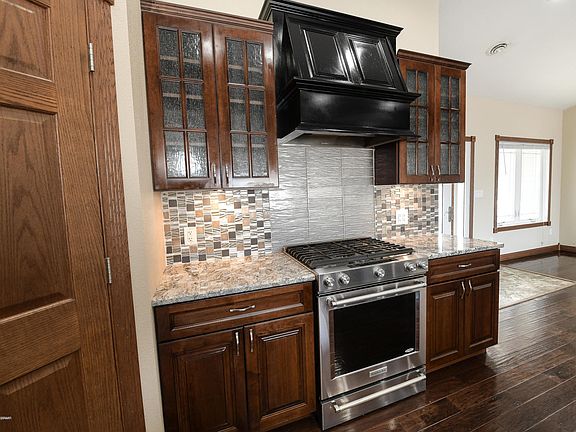 3rd image of 188 Desiree Dr