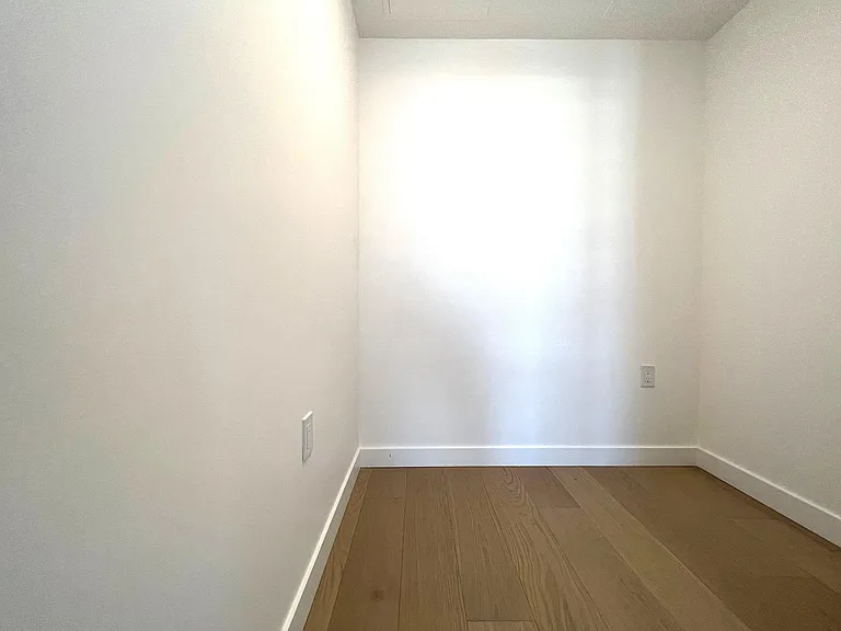 6328 Cambie St #703 — Photo 12