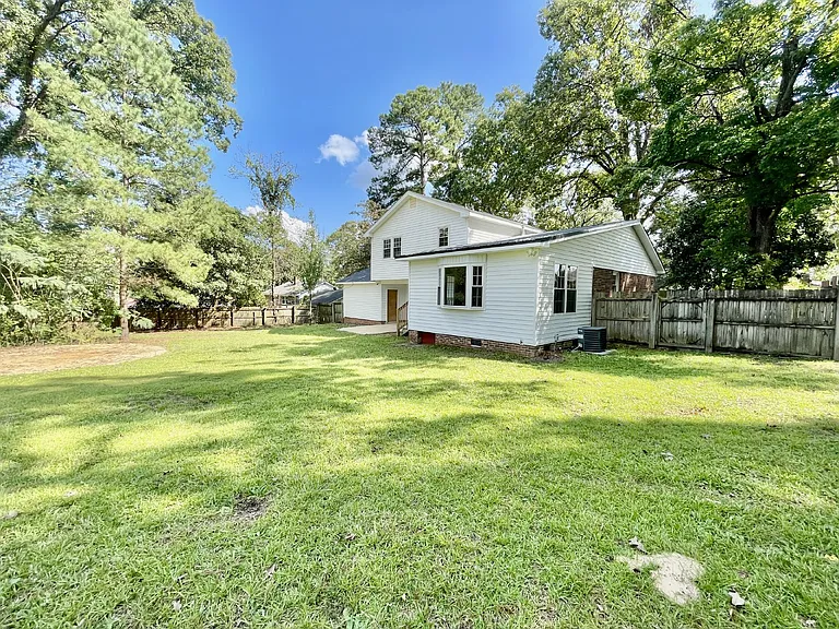 5651 Dodge Dr — Photo 32