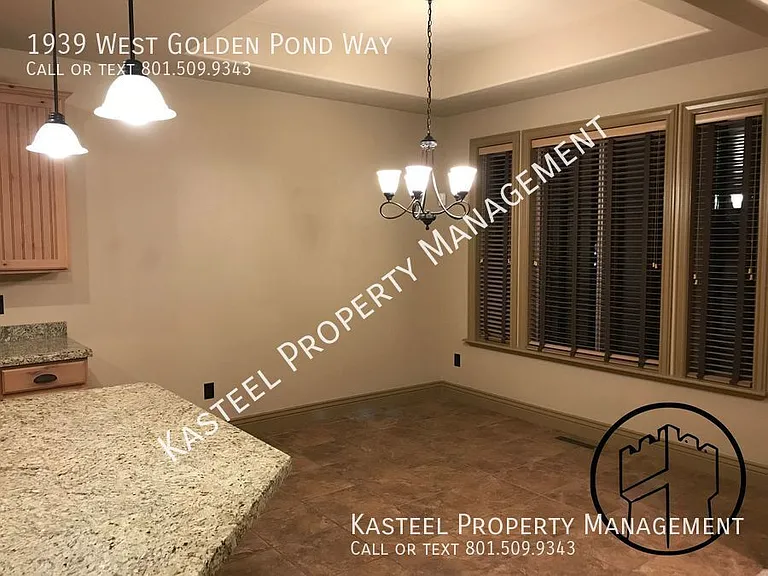 1939 W Golden Pond Way — Photo 11