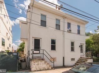 415 Lemonte St, Philadelphia, PA 19128