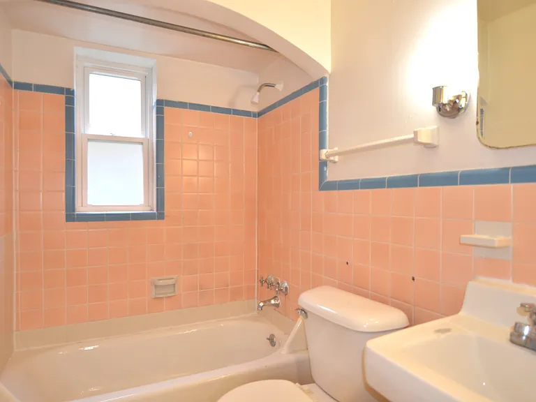 7260 Reading Rd #1 — Photo 8