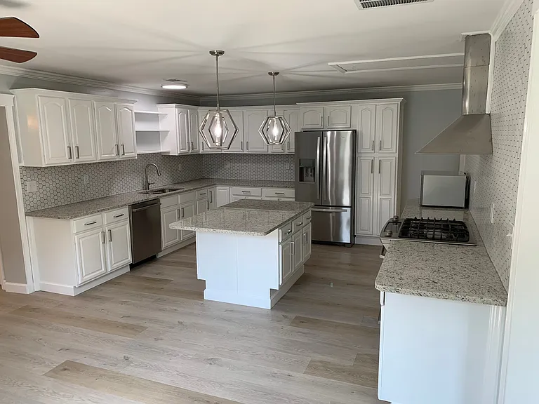 155 Brentwood Rd — Photo 11