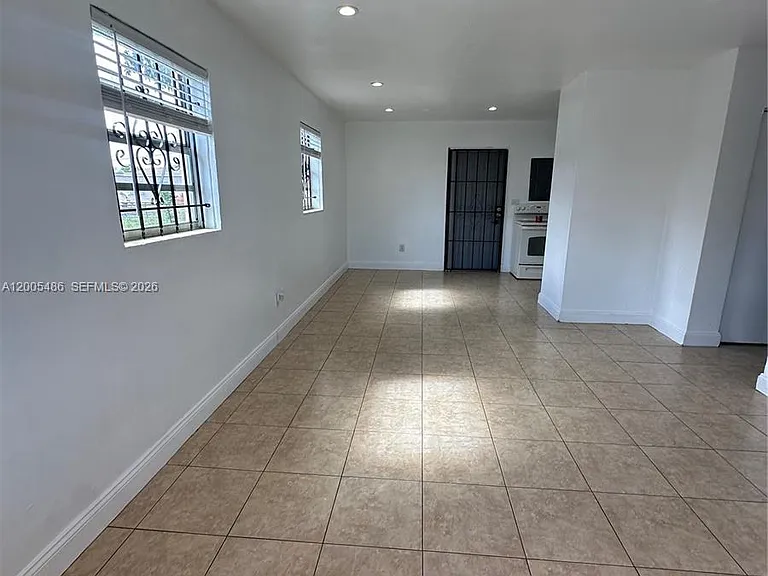 3501 NW 171st Ter — Photo 8