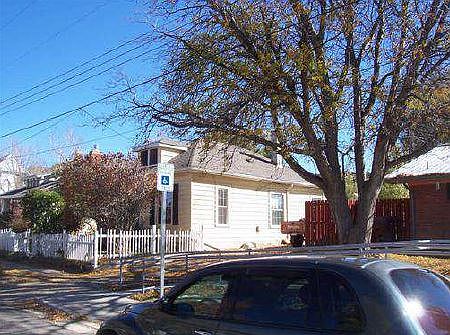 2nd image of 418 W 3rd St