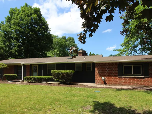 1239 Ashover Dr, Bloomfield Hills, MI 48304