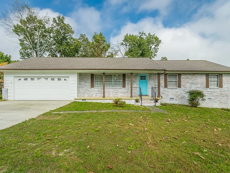 1403 Clearpoint Dr — Photo 43