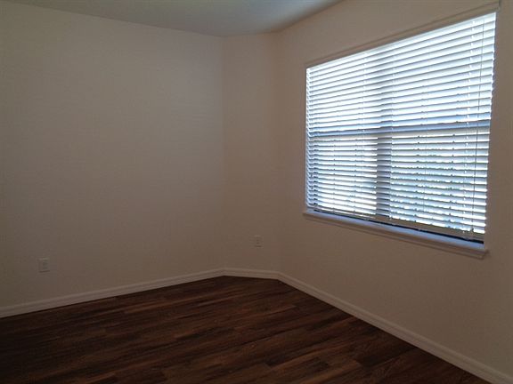 5th image of 11825 Winterset Cove Dr