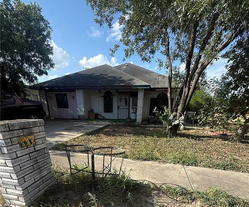 1st image of 125 E Hawk Ave
