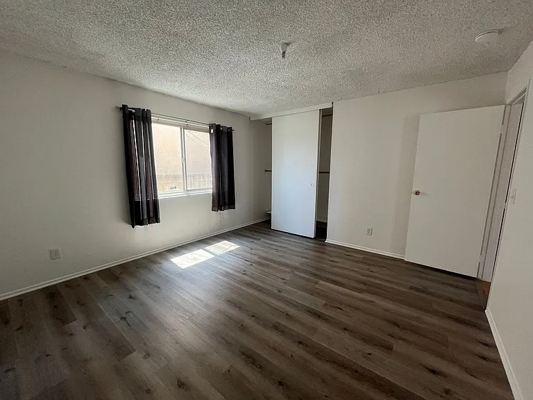 1016 Benito Ave — Photo 13