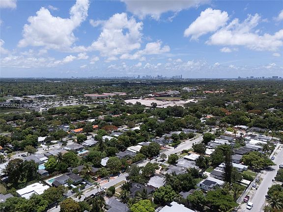 4th image of 334 NW 110th St