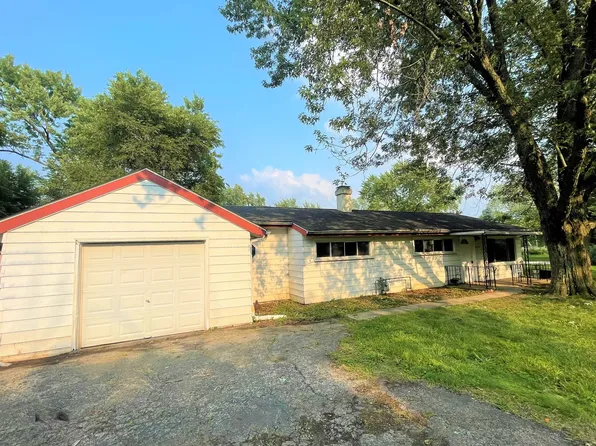 29W270 Ray Ave, West Chicago, IL 60185
