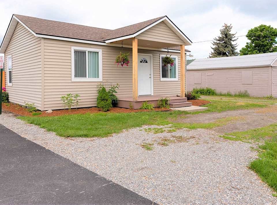 1st image of 13827 E Broad Ln