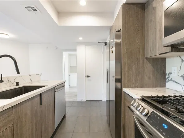 2433 Barry Ave #202, Los Angeles, CA 90064