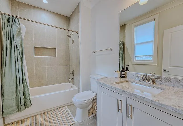 2975 Osborne Rd NE — Photo 38