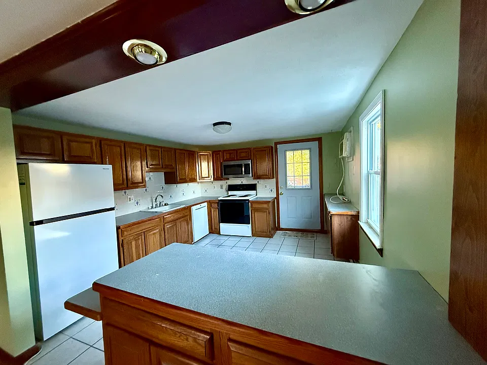 41 Webster Ave #1