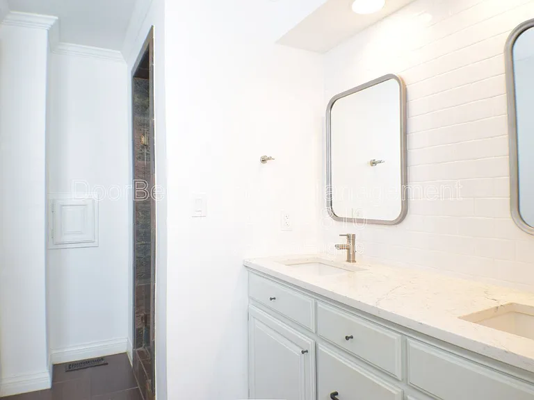255 E 27th Pl S — Photo 18