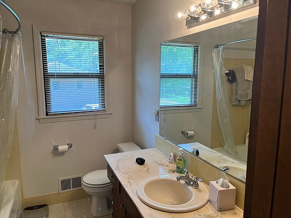 3rd image of 7220 Crisp Ave #1