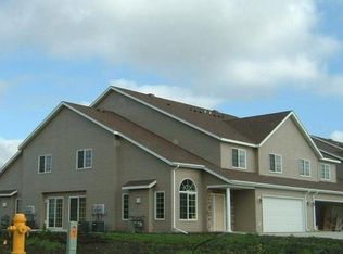 4786 Lynnbrook Ln, Grand Forks, ND 58201