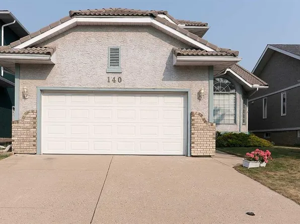 140 SE Santana Mews NW, Calgary, AB T3K 3N7