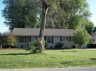 2206 E Cinderella St, Springfield, MO 65804