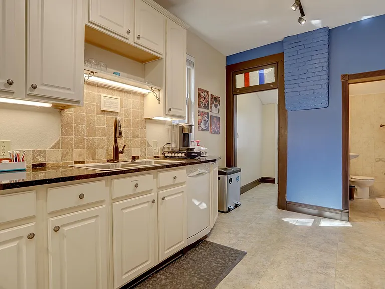 3311 Curtis St — Photo 11