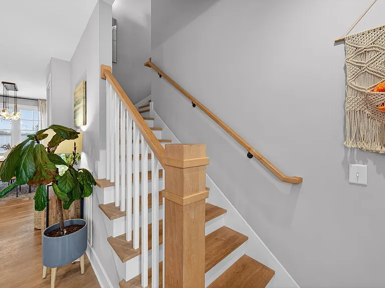 605 W End Cir — Photo 23