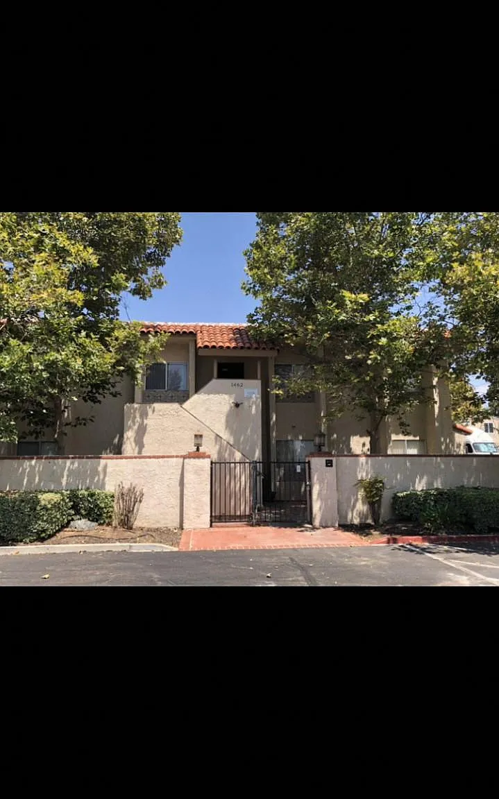 1462 Peach Ave — Photo 2