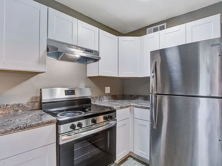 2307 S Fraser St — Photo 10