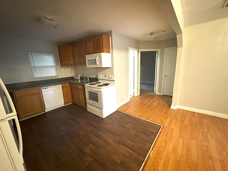 2125 Oceola St — Photo 7