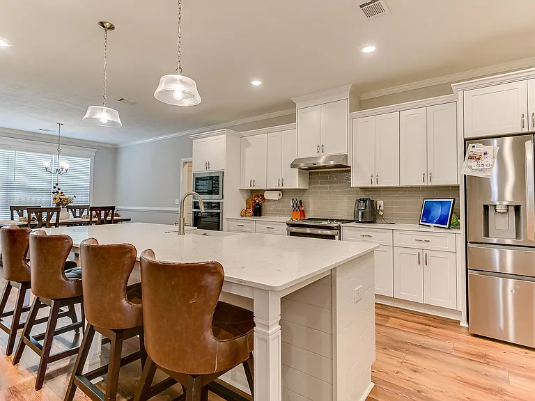 1213 Elbron Dr — Photo 12