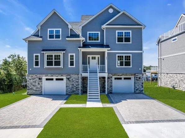 51 Pennsylvania Ave, Waretown, NJ 08758