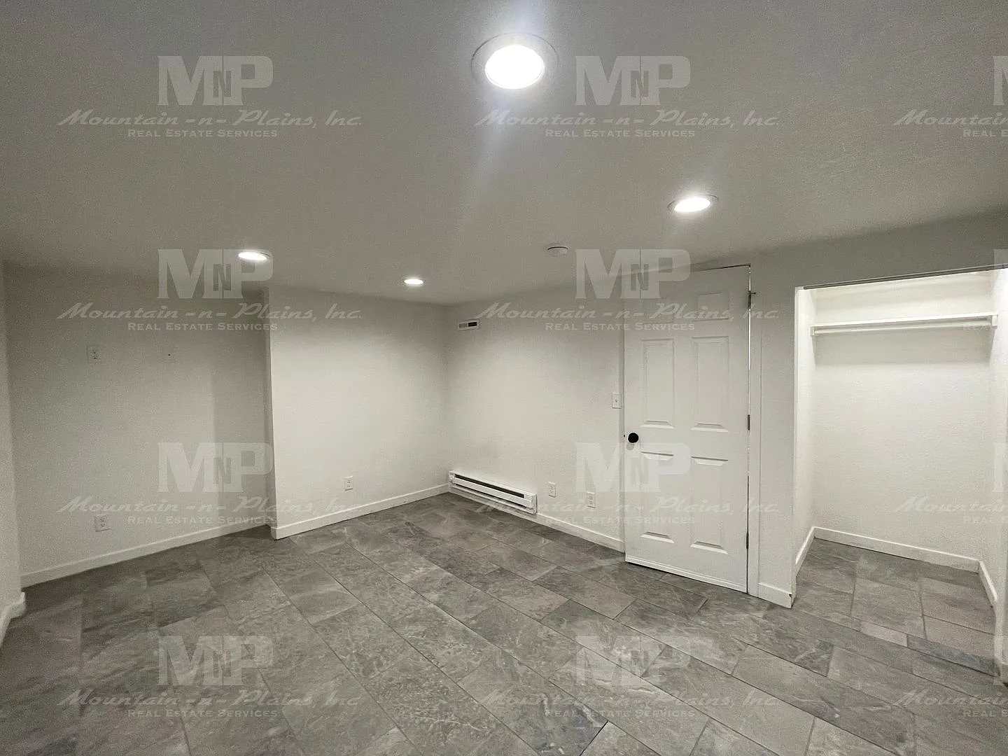 2 bed, 1.0 bath, 832 sqft, $1,395 — Photo 3