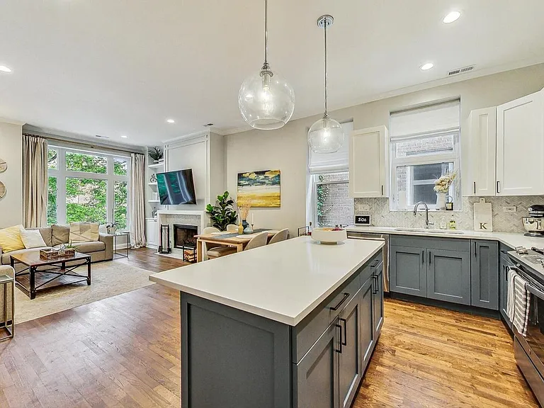 520 N Noble St #2S — Photo 5