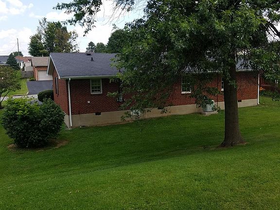 2nd image of 112 Pin Oak Dr