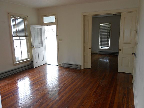 4th image of 118-120 N Potomac St #120NP-1