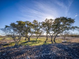 450 Deer Valley Ranch Rd, Uvalde, TX 78801