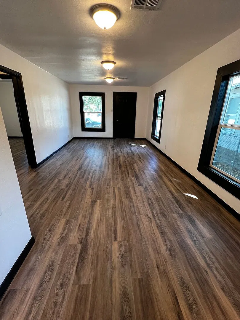 2 Bedroom 1 Bath Remodeled Farmhouse for Rent — Photo 3