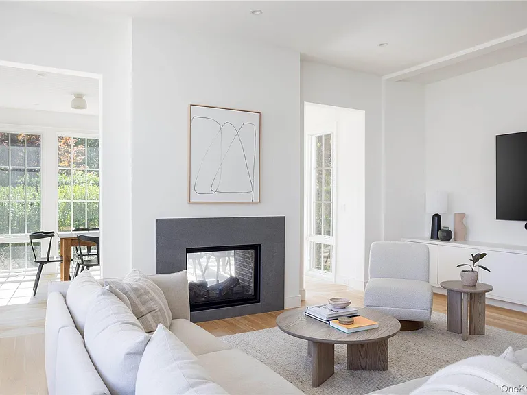 400 Youngs Rd — Photo 11