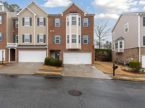 400 Eagle Tiff Dr, Sugar Hill, GA 30518