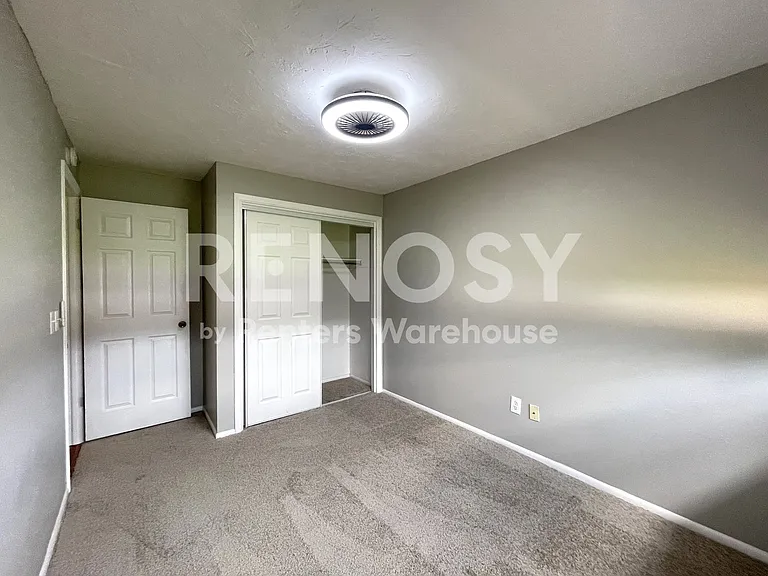 802 Embassy Rd — Photo 28