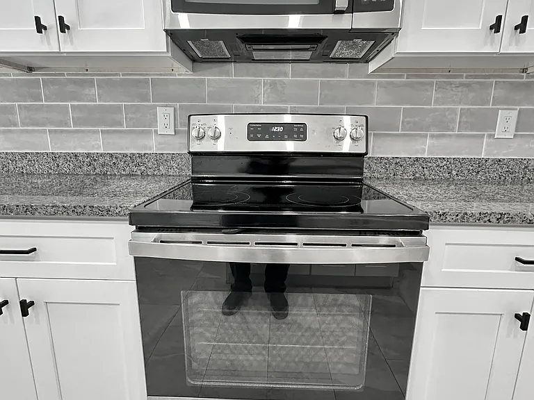 489 Lenox Ave — Photo 14