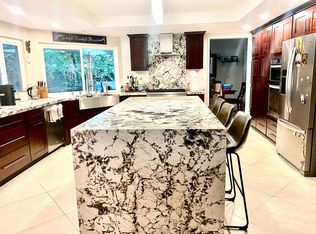 6639 E Leafwood Dr, Anaheim, CA 92807